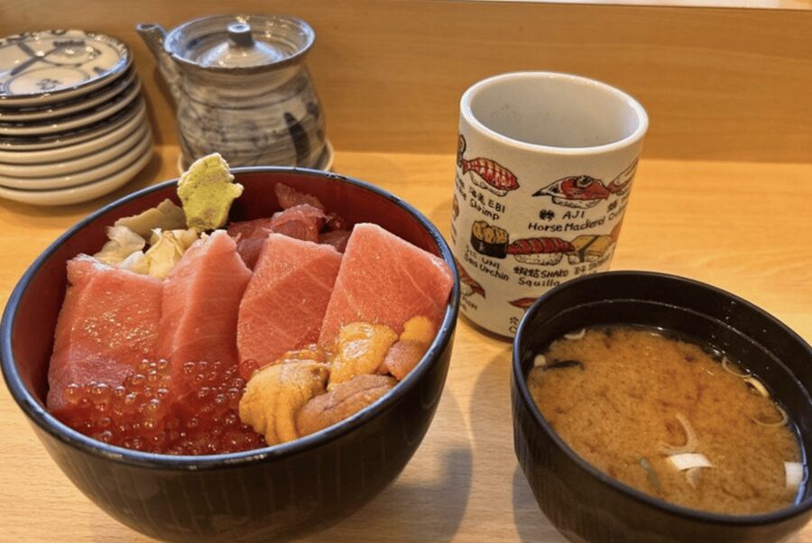 Private Toyosu & Tsukiji Market Adventure with Tuna Auction - What the private guide adds