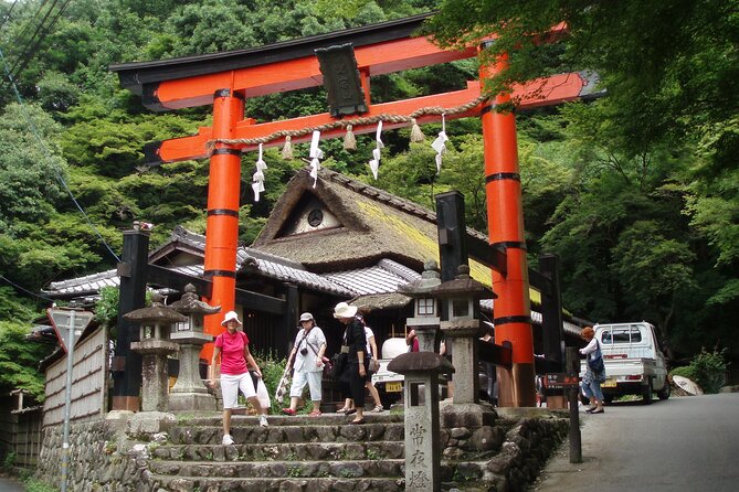 Private Walking Tour in Bamboo Forest & Hidden Spots in Arashiyama - The bamboo forest is beautiful, but timing matters