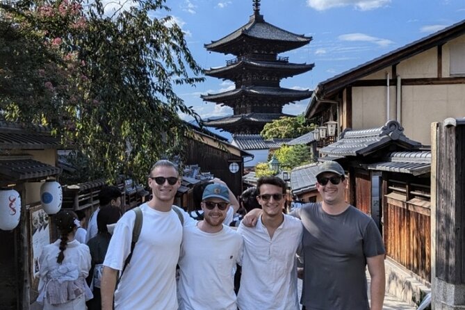 Private Walking Tour in Gion and Higashiyama - Maruyama Park in just ten minutes