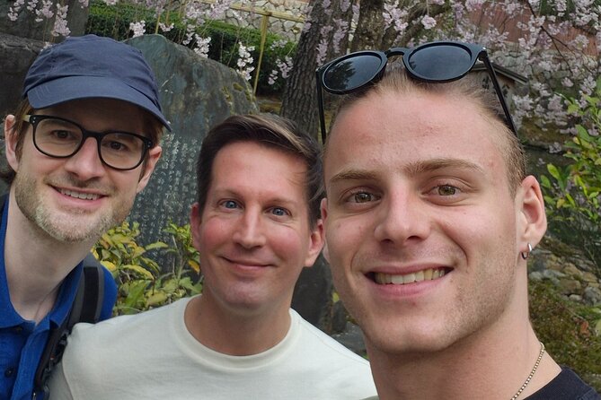 Private Walking Tour in Gion and Higashiyama - What the private format is worth