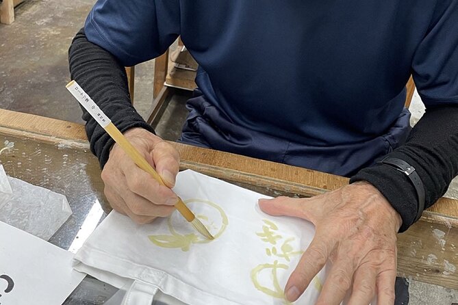 Roketsu dyeing experience: M course Roketsu Dyeing Experience - Painting your design and seeing the dye appear