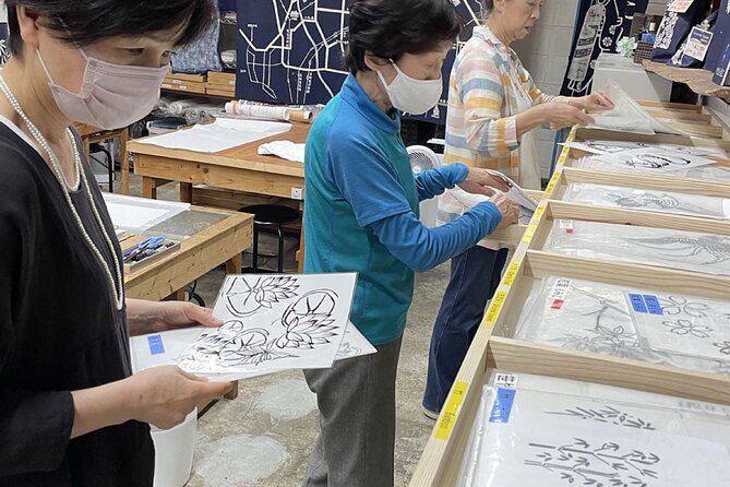 Roketsu dyeing experience: M course Roketsu Dyeing Experience - Choosing a shirt, bag, or wall hanging
