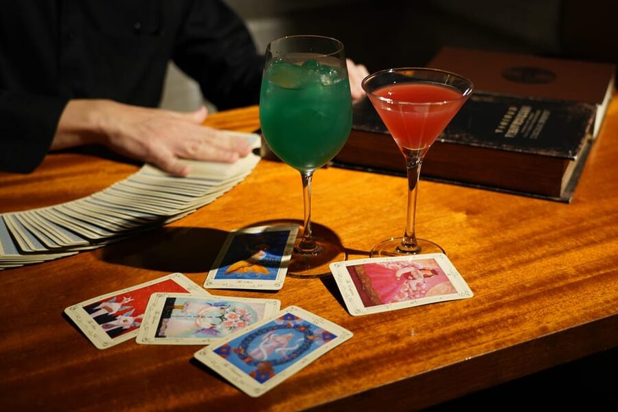 Sailor Moon Tour in Azabujuban, Tokyo - Recreating anime scenes on ordinary Tokyo streets