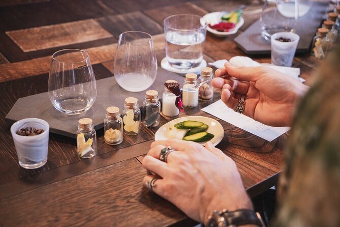 Sake Omakase in Tokyo: Guided Tasting by Certified Sommeliers - The four-course route through seven sakes
