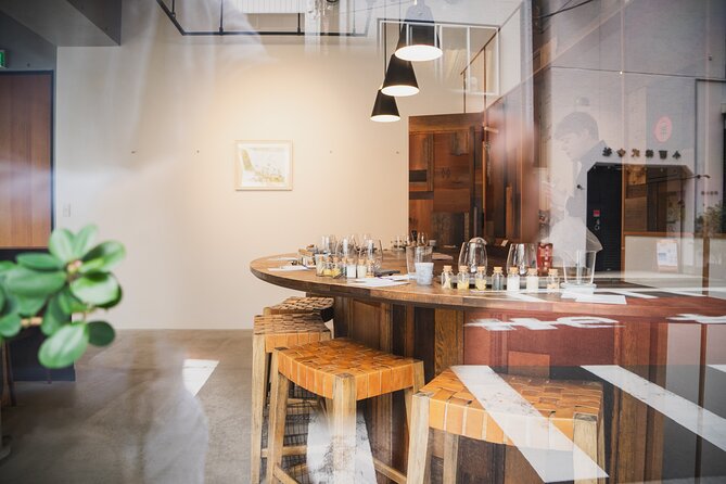 Sake Omakase in Tokyo: Guided Tasting by Certified Sommeliers - What the small bites add