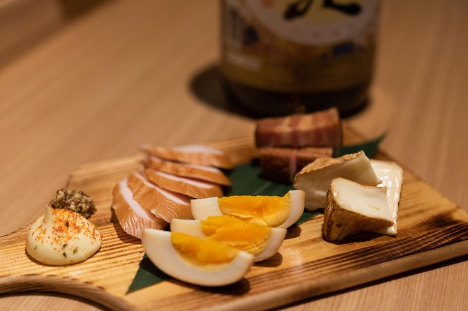 Sake Tasting Masterclass in Shinjuku (8+ Varieties with a Pro) - Why the small group matters