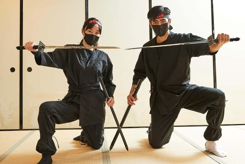 Samurai Ninja Museum Asakusa: Kid-Friendly Ninja Training - Dressing as a ninja in Asakusa