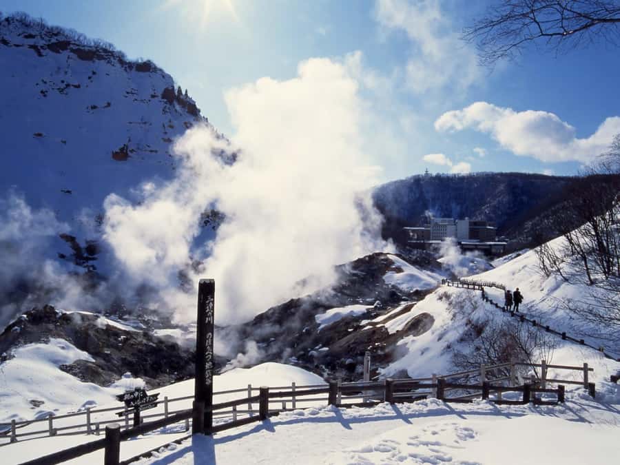 Sapporo: Hokkaido, Noboribetsu and Lake Toya Day Tour - Lake Toya and a practical lunch break
