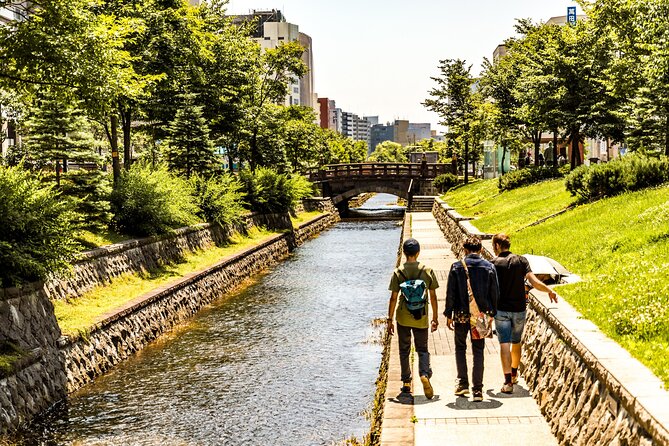 Sapporo Private Tour with a Local – Highlights & Hidden Gems - Maruyama Park and Hokkaido Jingu
