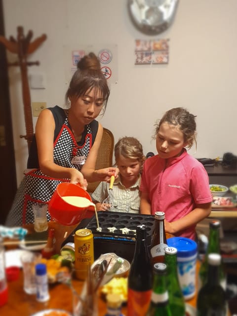 Shinjuku Tokyo: Authentic Japanese Home-Style Culinary Class - What the 150-minute class feels like