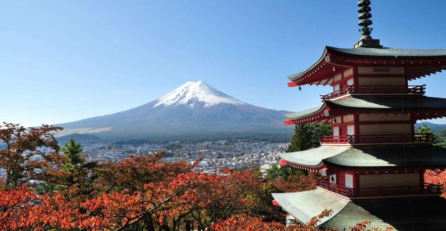 Sightseeing Day Trip to Mount Fuji and Hakone Green Number - Mt. Fuji 5th Station, a high viewpoint with a weather warning