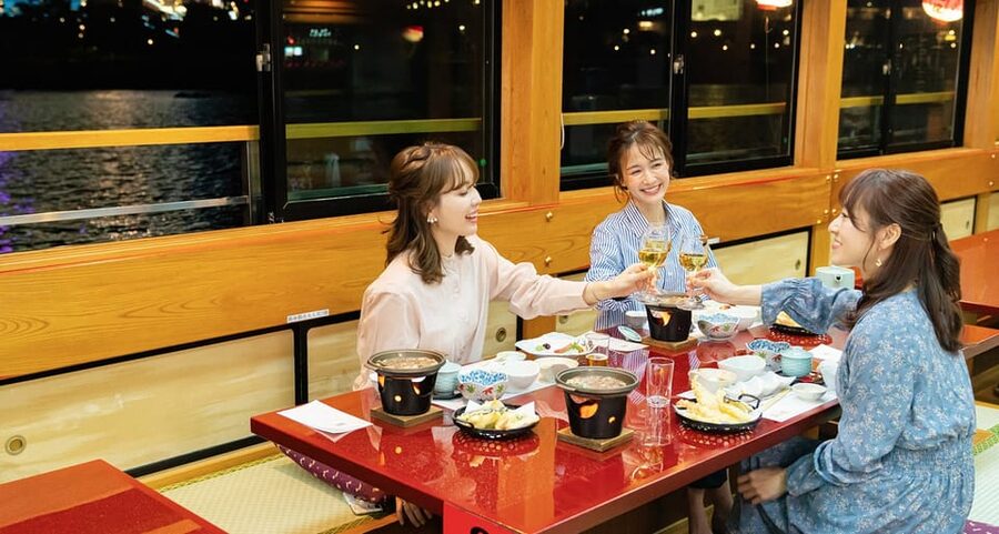 Sumida River: Japanese Traditional Yakatabune Dinner Cruise - Free-flow drinks, ordered from your table