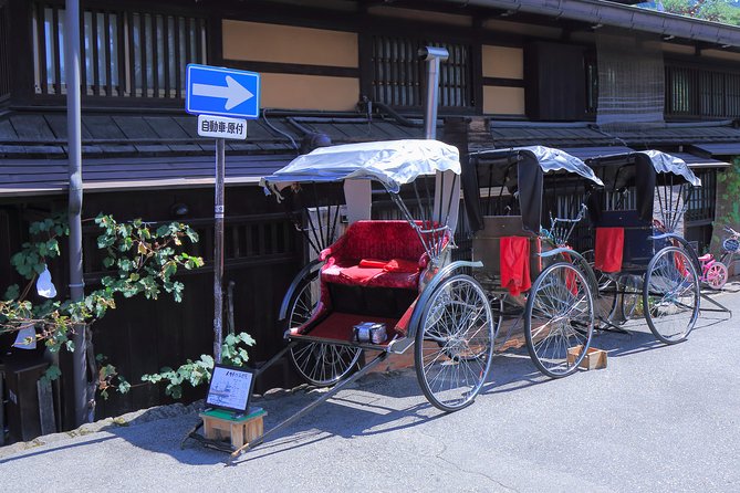 Takayama and Shirakawago/Photoshoot by professional photographer - Shirakawago: traditional farmhouses and a photo session