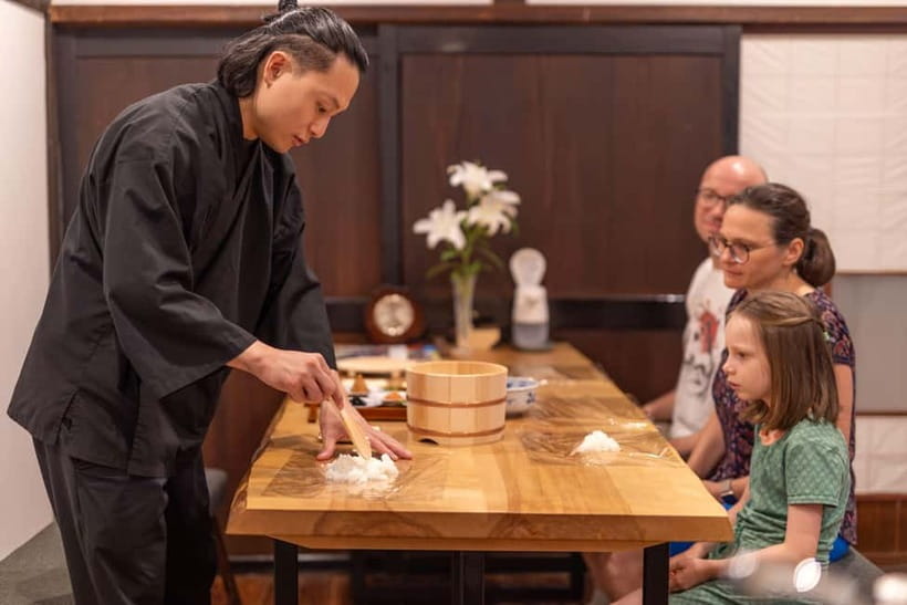 Takayama: Onigiri and miso soup making at a buddhist temple - Onigiri is simple, but the lesson is useful