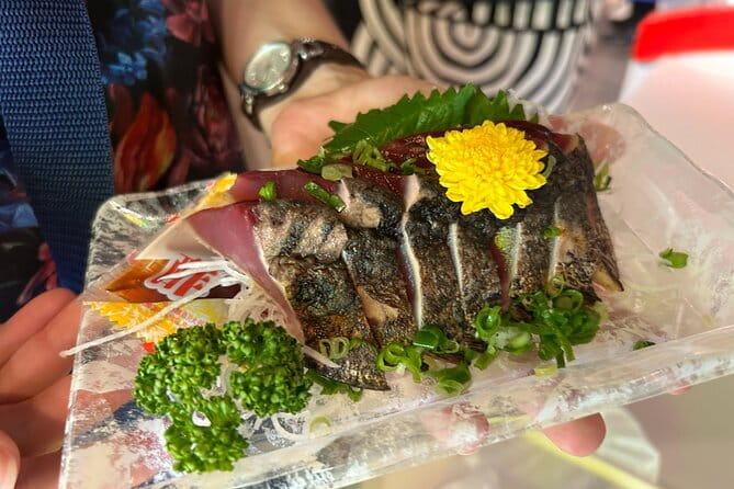 Taste of Kanazawa (Food tasting in Omicho Market & Higashi Chaya) - The guides shape the experience