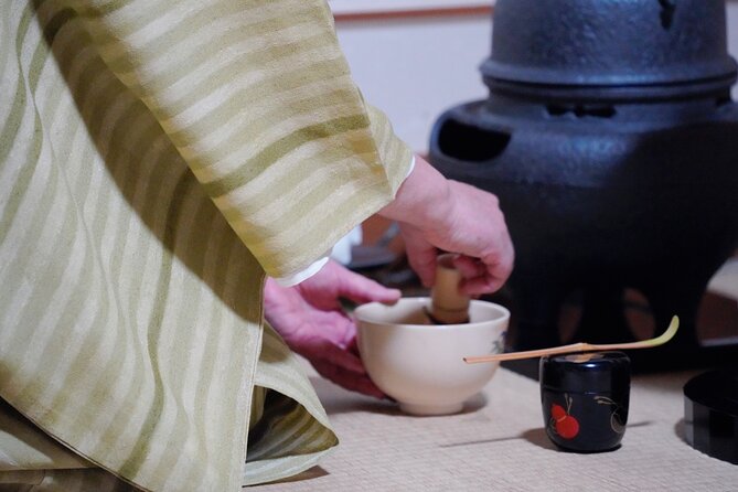 Tea ceremony by the tea master in Kyoto SHIUN AN - A tea ceremony with room to pay attention