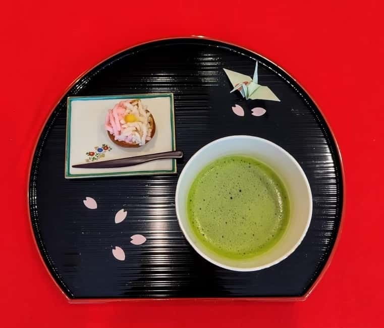 Tea ceremony experience in Japanese-style room 60min - Entering the Japanese room at Charyo-Ichimatsu