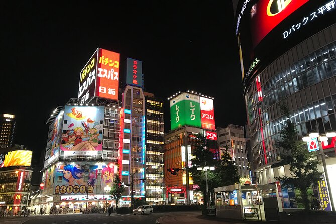The Dark Side of Tokyo - Night Walking Tour Shinjuku Kabukicho - The Godzilla Head and a bit of theatrical Tokyo