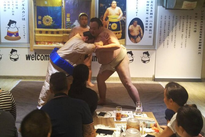 the SUMO show - Arriving at Yokozuna Tonkatsu in Sumida City