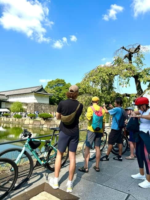 Tokyo: 3-Hour Bike or E-Bike City Highlights Tour - The stadium, a quieter stop, and Aoyama