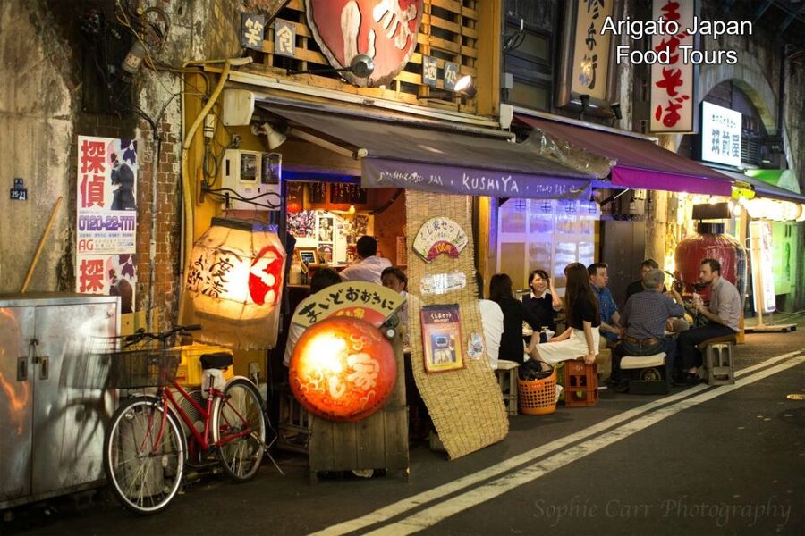 Tokyo: 3-Hour Food Tour of Shinbashi at Night - Ramen, the warm first taste of the evening