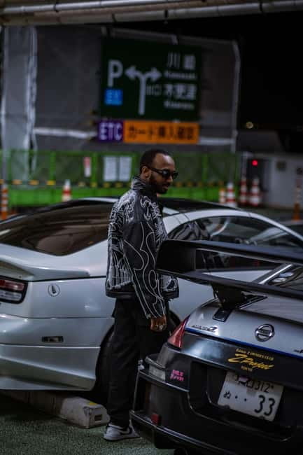 Tokyo and Daikoku by night in a Fast and Furious Skyline 34 - The guides make the difference