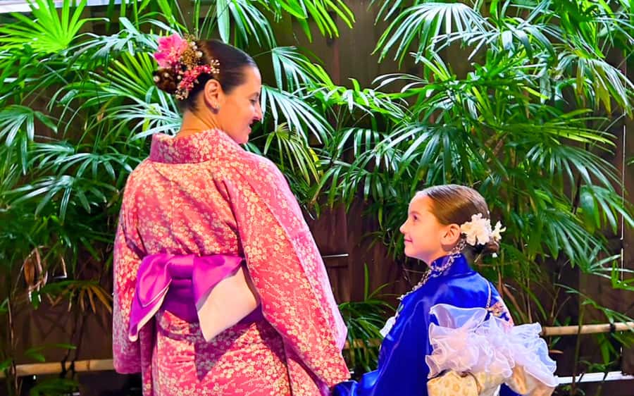 Tokyo: Asakusa Kimono Rental Experience - Choosing the kimono and getting dressed