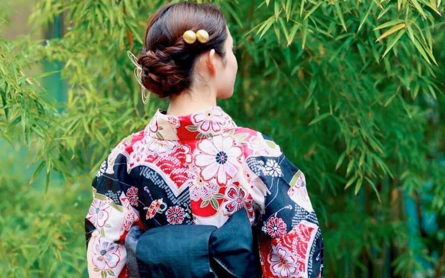Tokyo: Asakusa Kimono Rental Experience - Walking from the shop to Sensoji Temple