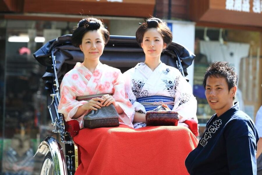 Tokyo: Asakusa Sightseeing Tour by Rickshaw - Why a rickshaw is a smart way to see Asakusa