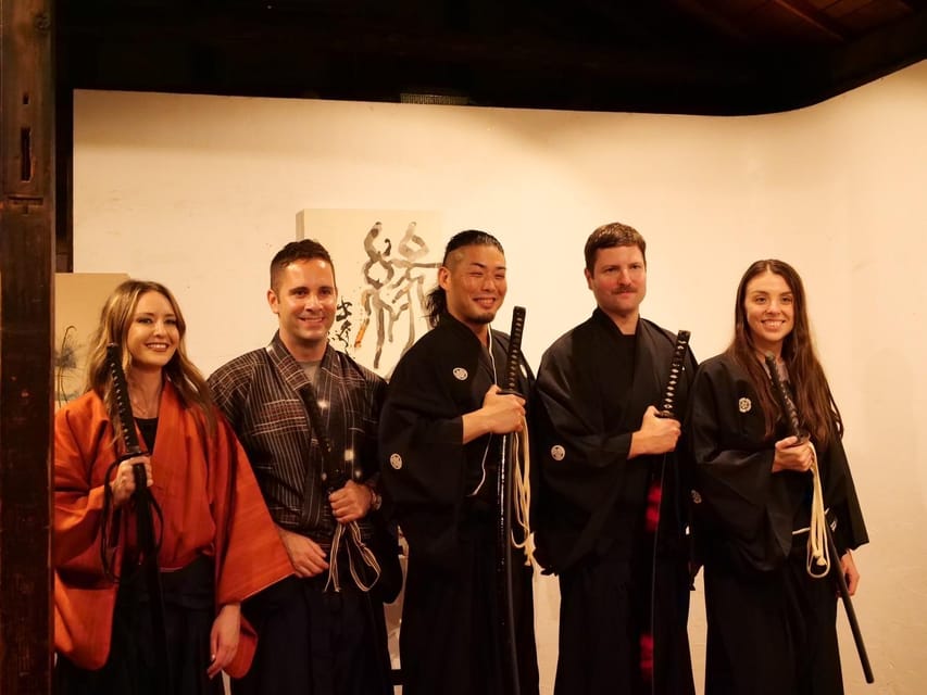 Tokyo : Authentic Samurai Experience in a Private Space. - Dressing in formal samurai clothing