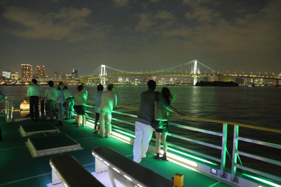 Tokyo Bay: Traditional Japanese Yakatabune Dinner Cruise - Key points at a glance