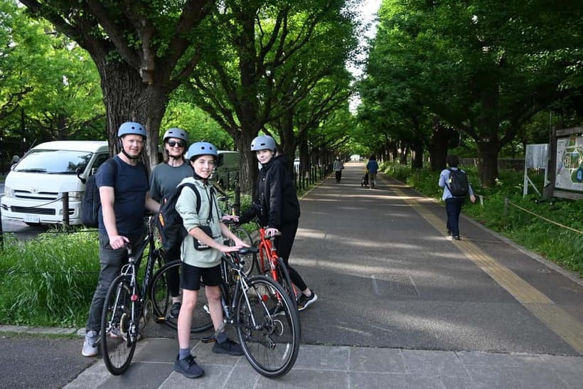 Tokyo Bike Tour: Shibuya, Harajuku & Hidden Gems - Guide quality and the small-group advantage