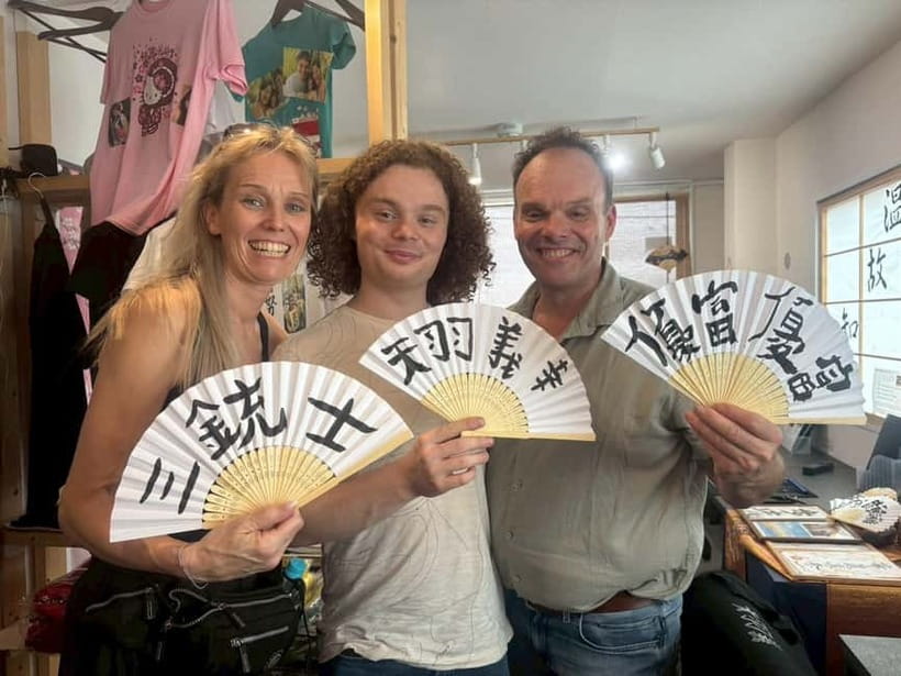 Tokyo:Calligraphy &Make your original folding fan in Asakusa - Practicing eight techniques before the final design