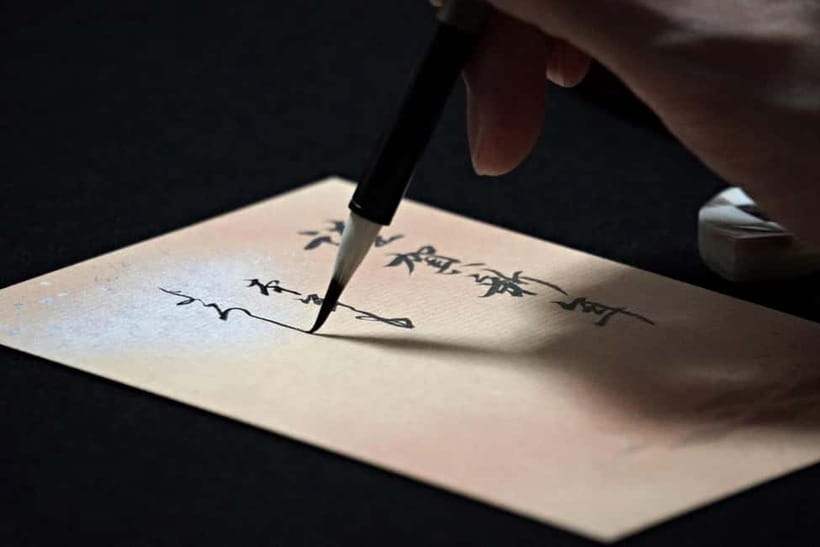 Tokyo: Calligraphy Workshop Craft Your Own Art in Asakusa - Traditional brushes and the modern fude pen