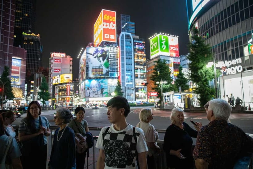 Tokyo: Dark Side of Tokyo Shinjuku Red Light Walking Tour - Omoide Yokocho: a small start with a big contrast