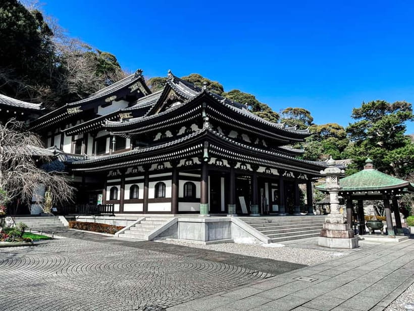 Tokyo: Day Trip to Kamakura in Spanish - Spanish - Hase-dera and its legends