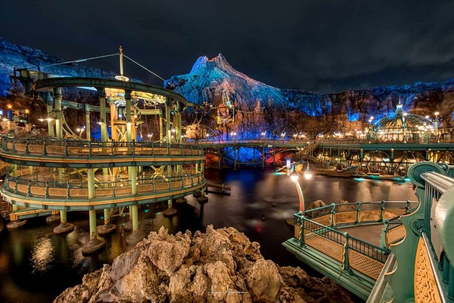 Tokyo DisneySea: 1-Day Ticket & Private Transfer - Getting through the gate with a QR ticket
