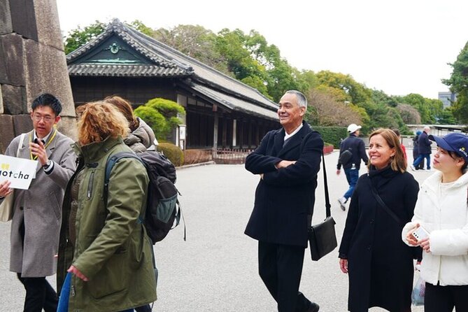 Tokyo: Edo Castle & East Garden of the Imperial Palace Tour - Pace, weather, and what to bring