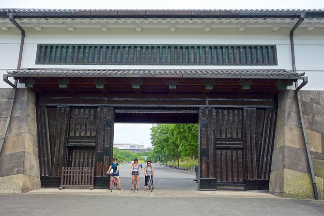 Tokyo Guided Small-Group Biking Tour - Omotesando, Roppongi Hills, and an older side of Aoyama
