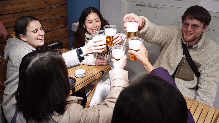 Tokyo: Guided Walking Tour of Tsukiji Market with Lunch - Walking into Tsukiji Outer Market