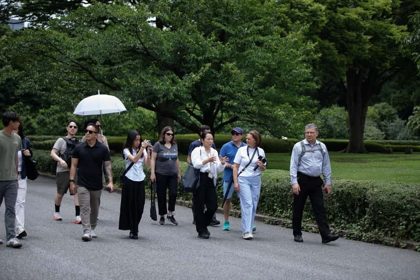 Tokyo: Imperial Palace East Gardens Walking Tour - Ninomaru Garden, the quiet center of the walk