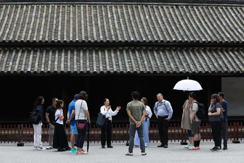 Tokyo: Imperial Palace East Gardens Walking Tour - Starting at Wadakura Fountain Park