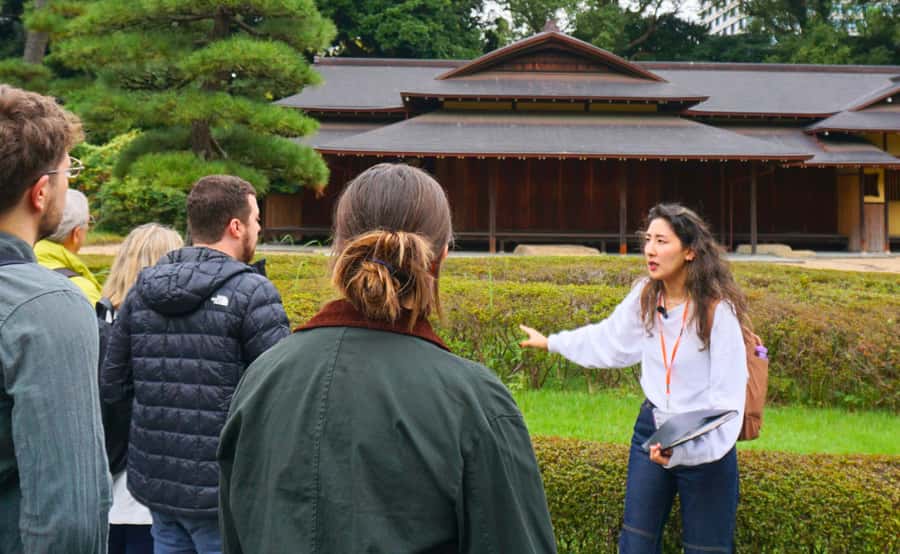Tokyo: Imperial Palace Japanese History Walking Tour - Why Edo Castle matters more than the palace walls