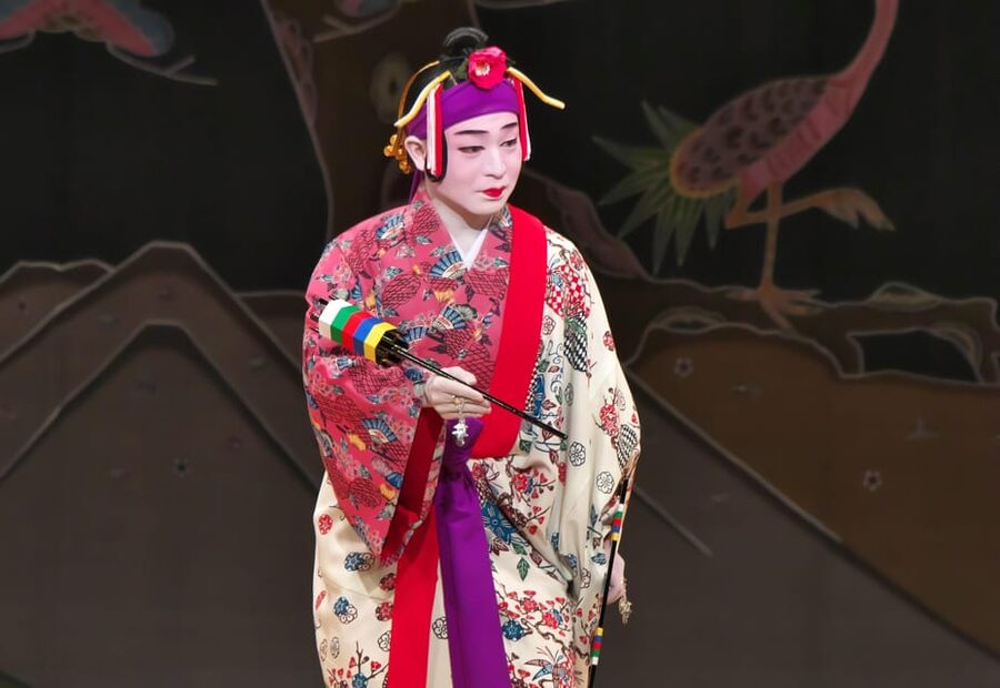Tokyo: KABUKI, BUNRAKU, etc. presented by National Theatre - Bunraku: three artists create one puppet performance