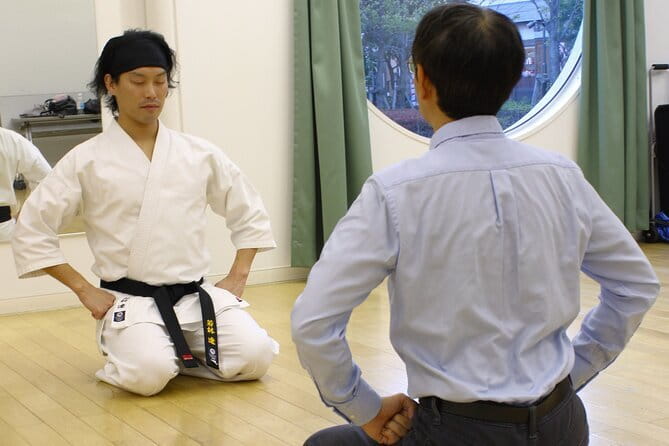 Tokyo: Karate Experience with Former All-Japan Champion - Meeting Ryo, the instructor behind the lesson