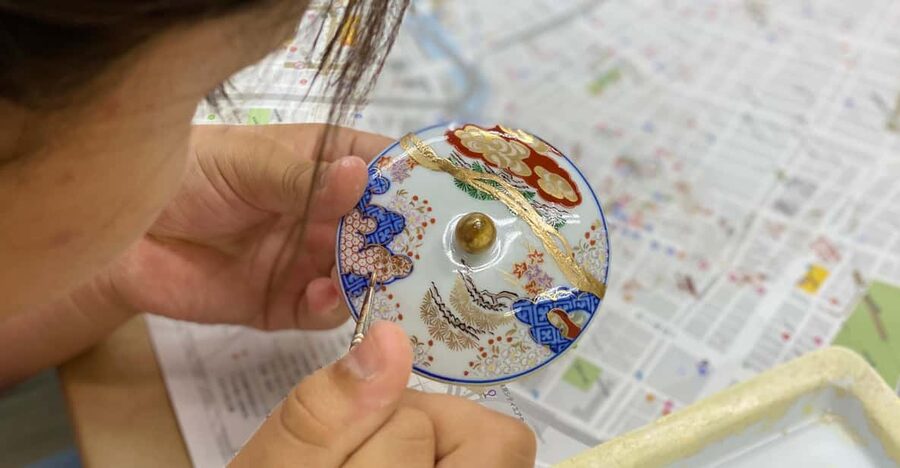 Tokyo: Kintsugi Art Repair Workshop - The first steps: choosing and preparing your piece