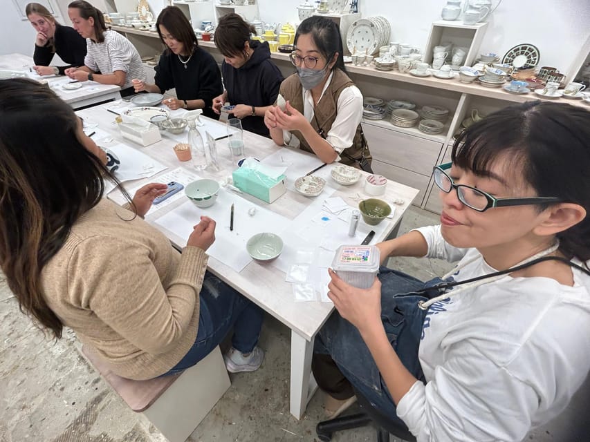Tokyo: Kintsugi Workshop to Learn the Art of Golden Joinery - Applying the lacquer and gold