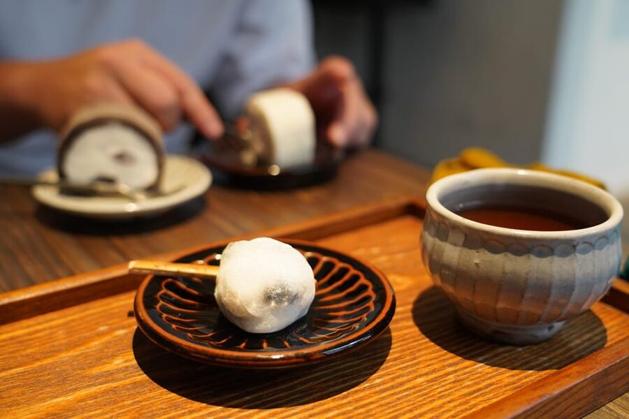 Tokyo: Local Foodie Adventure near Roppongi - Yakitori, oden, and the value of ordinary food