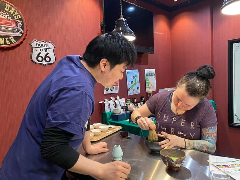 Tokyo: Matcha Tasting and Making Experience - Choosing a favorite and whisking usucha