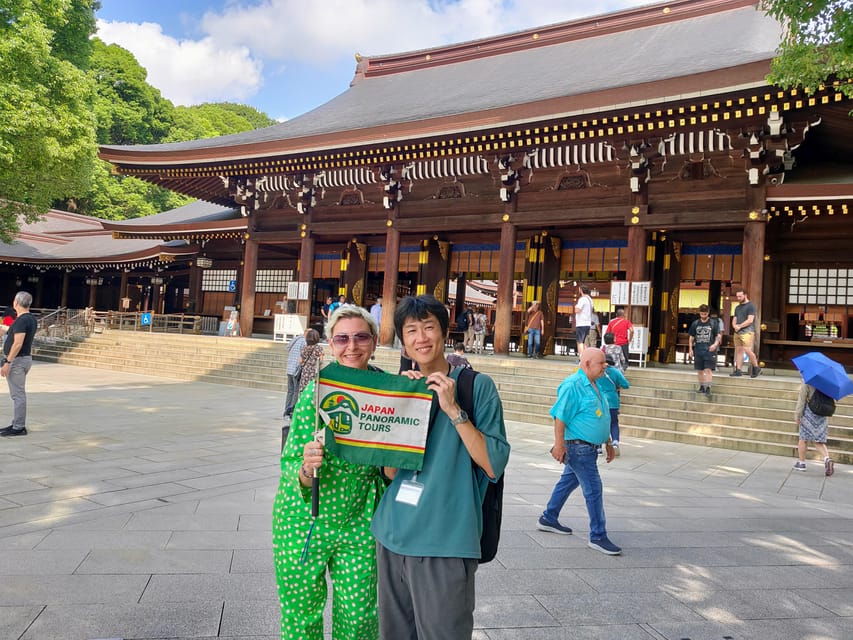 Tokyo: Morning Sightseeing Bus Tour - From Kabukicho to Meiji Shrine